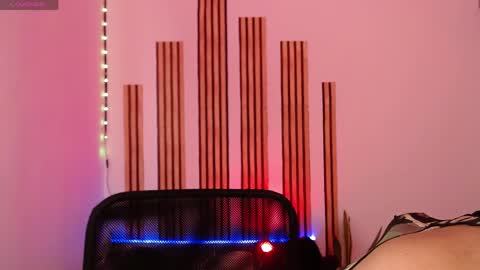 cris         Twitter magnum101010 insta magnumc20 online show from 04-23-26, 04:42