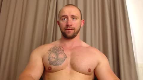 Snapshot of chrisbigbiceps chatting on 05-27-26, 03:31 chrisbigbiceps online show from 05-27-26, 03:31