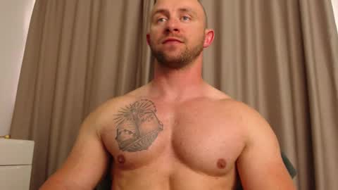 Snapshot of chrisbigbiceps chatting on 06-01-26, 03:03 chrisbigbiceps online show from 06-01-26, 03:03