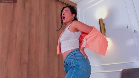 Chrishell online show from 12-15-24, 02:41