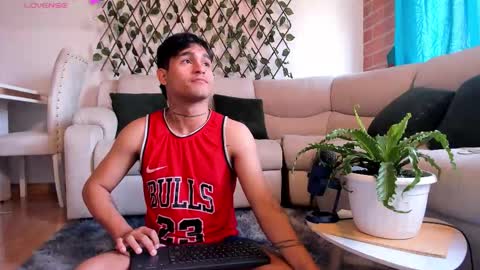 Christian Wang online show from 12-16-25, 06:57