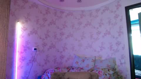 Snapshot of chrissy_joyful chatting on 06-10-26, 05:07 chrissy_joyful online show from 06-10-26, 05:07