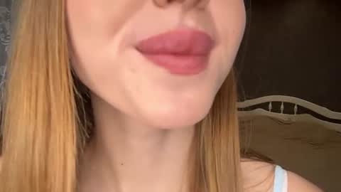 Caroline  online show from 08-04-26, 08:28