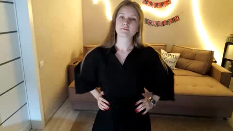 Snapshot of christianahessee chatting on 10-19-25, 01:01 Iwi online show from 10-19-25, 01:01