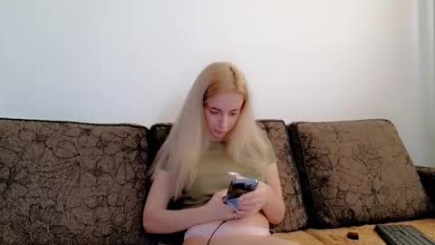 christihanson online show from 12-05-25, 10:02