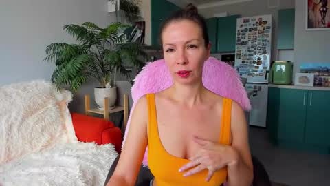 Chris online show from 10-23-25, 07:40