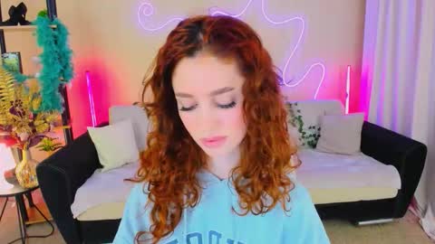 christinaconteeree online show from 11-18-25, 04:33