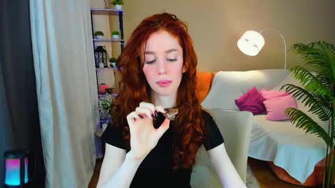 christinaconteeree online show from 11-25-25, 01:22