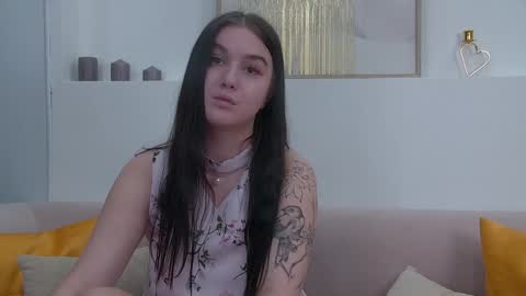 Snapshot of christinamilton chatting on 01-08-25, 09:53 Christina online show from 01-08-25, 09:53