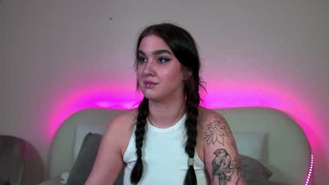 Snapshot of christinamilton chatting on 01-21-25, 12:46 Christina online show from 01-21-25, 12:46