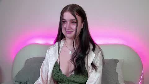 Snapshot of christinamilton chatting on 01-25-25, 03:40 Christina online show from 01-25-25, 03:40