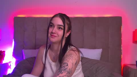 Snapshot of christinamilton chatting on 01-29-25, 05:19 Christina online show from 01-29-25, 05:19