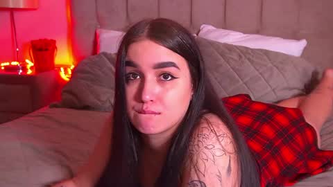 Snapshot of christinamilton chatting on 02-01-25, 01:23 Christina online show from 02-01-25, 01:23