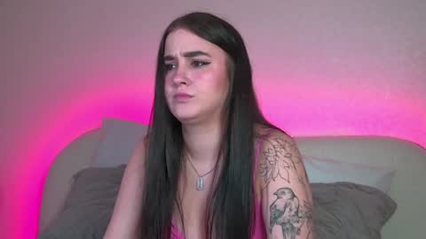 Snapshot of christinamilton chatting on 02-03-25, 09:39 Christina online show from 02-03-25, 09:39