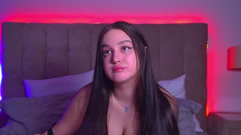 Snapshot of christinamilton chatting on 02-08-25, 06:33 Christina online show from 02-08-25, 06:33