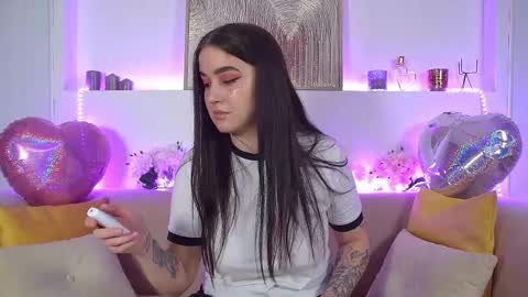 Snapshot of christinamilton chatting on 02-14-25, 12:51 Christina online show from 02-14-25, 12:51