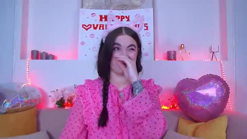 Snapshot of christinamilton chatting on 02-14-25, 06:40 Christina online show from 02-14-25, 06:40