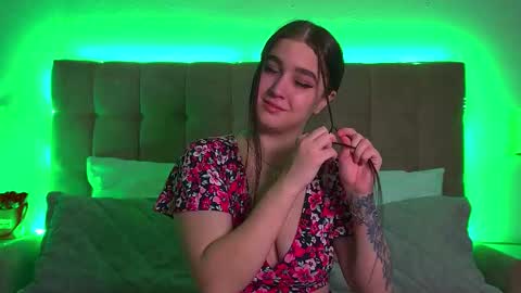 Snapshot of christinamilton chatting on 02-21-25, 06:26 Christina online show from 02-21-25, 06:26