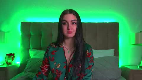 Snapshot of christinamilton chatting on 02-21-25, 09:32 Christina online show from 02-21-25, 09:32