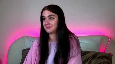 Snapshot of christinamilton chatting on 02-25-25, 04:03 Christina online show from 02-25-25, 04:03