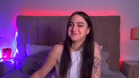 Snapshot of christinamilton chatting on 03-04-25, 12:29 Christina online show from 03-04-25, 12:29