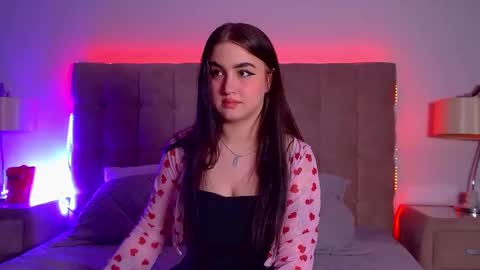 Snapshot of christinamilton chatting on 03-11-25, 12:33 Christina online show from 03-11-25, 12:33