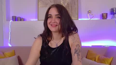 Snapshot of christinamilton chatting on 03-11-25, 06:41 Christina online show from 03-11-25, 06:41