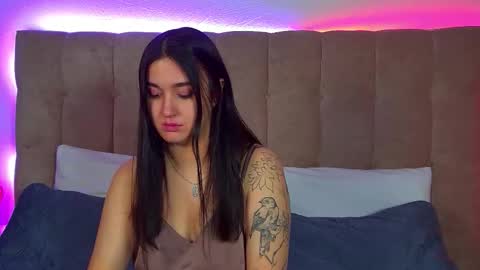 Snapshot of christinamilton chatting on 09-08-25, 06:29 Christina online show from 09-08-25, 06:29