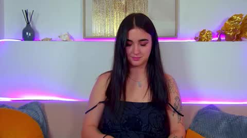 Snapshot of christinamilton chatting on 09-12-25, 06:41 Christina online show from 09-12-25, 06:41