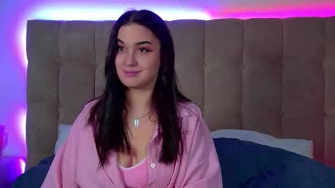 Snapshot of christinamilton chatting on 09-27-25, 06:24 Christina online show from 09-27-25, 06:24