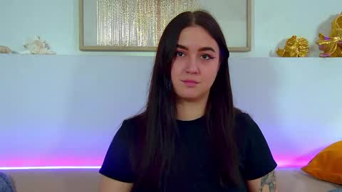 Snapshot of christinamilton chatting on 10-07-25, 06:49 Christina online show from 10-07-25, 06:49