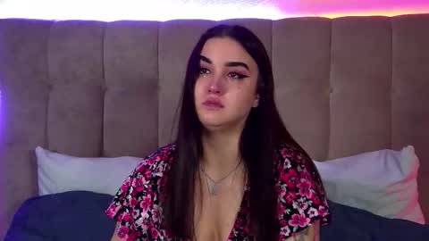 Snapshot of christinamilton chatting on 10-11-25, 06:39 Christina online show from 10-11-25, 06:39