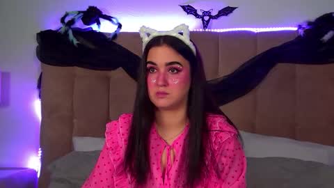 Snapshot of christinamilton chatting on 11-01-25, 06:21 Christina online show from 11-01-25, 06:21