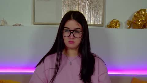 Snapshot of christinamilton chatting on 11-07-25, 06:30 Christina online show from 11-07-25, 06:30