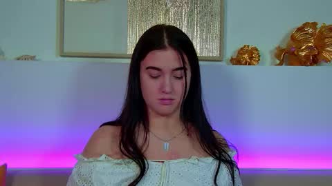 Snapshot of christinamilton chatting on 11-18-25, 06:34 Christina online show from 11-18-25, 06:34