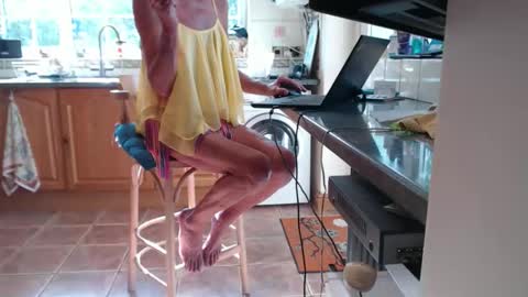 Snapshot of christine888 chatting on 09-27-25, 01:05 Sissy Christine online show from 09-27-25, 01:05