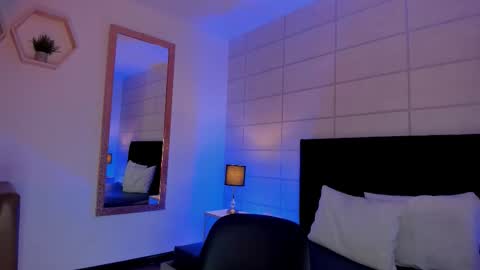 Christine  online show from 02-12-26, 12:11