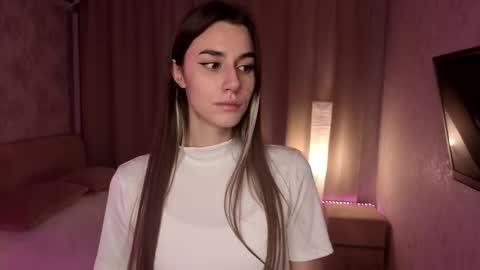 Snapshot of christinfinnie chatting on 11-30-25, 05:06 Ellie online show from 11-30-25, 05:06