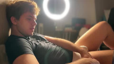 Snapshot of christophertan chatting on 10-25-25, 01:02 Christopher online show from 10-25-25, 01:02