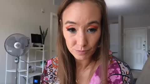 Snapshot of christy_love chatting on 12-04-24, 08:18 Christy Love online show from 12-04-24, 08:18