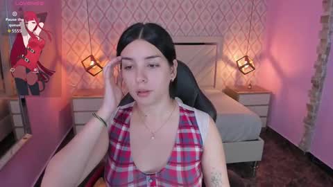 Snapshot of christy_teigen chatting on 09-10-25, 07:14 CHRISTY online show from 09-10-25, 07:14