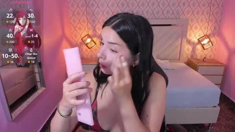 Snapshot of christy_teigen chatting on 09-15-25, 07:36 CHRISTY online show from 09-15-25, 07:36