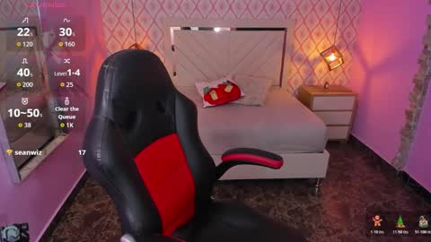 Snapshot of christy_teigen chatting on 12-05-25, 07:54 CHRISTY online show from 12-05-25, 07:54