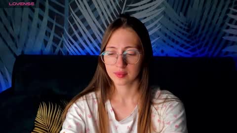 ChristyCrayme online show from 10-15-25, 04:01