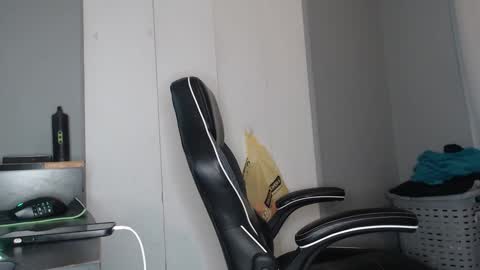 Snapshot of chrisvacherx chatting on 12-04-24, 03:15 ChrisVacherx online show from 12-04-24, 03:15