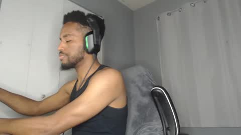 Snapshot of chrisvacherx chatting on 12-22-24, 02:27 ChrisVacherx online show from 12-22-24, 02:27