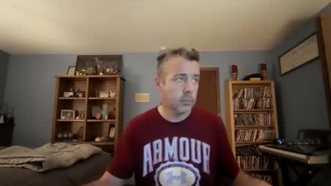 Snapshot of chrisw8121670385 chatting on 02-19-26, 01:56 Chris online show from 02-19-26, 01:56