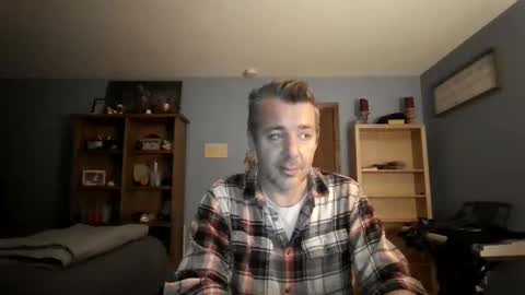 Snapshot of chrisw8121670385 chatting on 03-09-26, 12:58 Chris online show from 03-09-26, 12:58