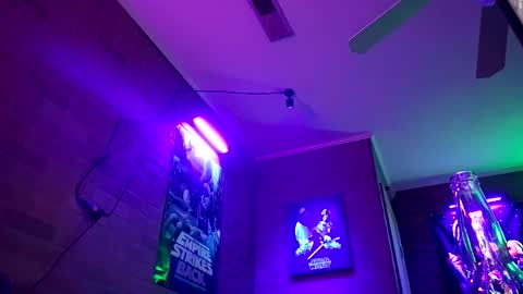 Snapshot of chronicvibez chatting on 12-17-25, 08:20 chronicvibez online show from 12-17-25, 08:20