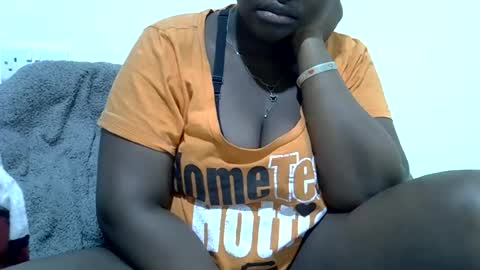 Snapshot of chubby_queenie07 chatting on 07-23-26, 01:58 DivaDee online show from 07-23-26, 01:58